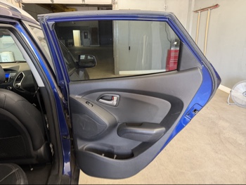2010 hyundai tucson limited-2wd with 229317 miles for sale near elk-river, minnesota 106392_30_pass_rear_door_panel.jpg