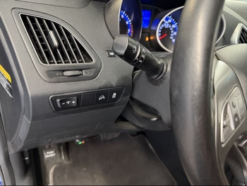 2010 hyundai tucson limited-2wd with 229317 miles for sale near elk-river, minnesota 106392_37_left_of_steering_wheel.jpg