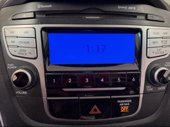 2010 hyundai tucson limited-2wd with 229317 miles for sale near elk-river, minnesota 106392_39_radio_closeup.jpg