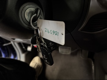 2010 hyundai tucson limited-2wd with 229317 miles for sale near elk-river, minnesota 106392_51_keys.jpg