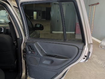 2003 jeep grand-cherokee laredo-4wd with 126243 miles for sale near elk-river, minnesota 106393_30_pass_rear_door_panel.jpg