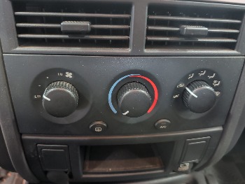 2003 jeep grand-cherokee laredo-4wd with 126243 miles for sale near elk-river, minnesota 106393_40_climate_control.jpg