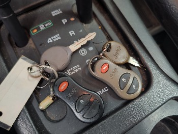 2003 jeep grand-cherokee laredo-4wd with 126243 miles for sale near elk-river, minnesota 106393_51_keys.jpg