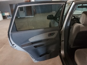 2005 hyundai tucson gls-2.7-4wd with 199158 miles for sale near elk-river, minnesota 106395_25_drv_rear_door_panel.jpg