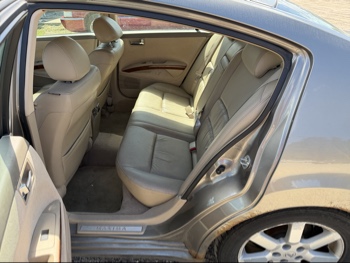 2006 nissan maxima se with 134407 miles for sale near elk-river, minnesota 106396_24_drv_rear_seat.jpg