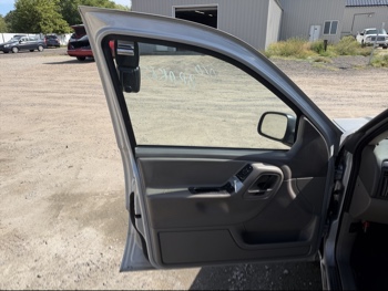2004 jeep grand-cherokee laredo-2wd with 138807 miles for sale near elk-river, minnesota 106397_22_driver_seat.jpg