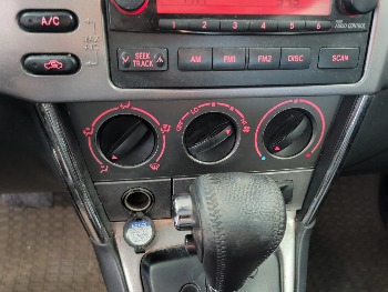 2005 toyota matrix xr-2wd with 144833 miles for sale near elk-river, minnesota 106398_40_climate_control.jpg