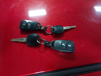 2008 kia rio base with 152254 miles for sale near elk-river, minnesota 106400_51_keys.jpg