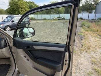 2005 toyota 4runner sport-edition-v6-4wd with 115448 miles for sale near elk-river, minnesota 106402_32_passenger_door_panel.jpg