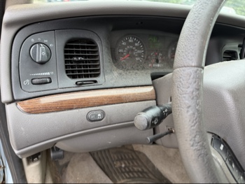 2007 ford crown-victoria lx with 175864 miles for sale near elk-river, minnesota 106403_37_left_of_steering_wheel.jpg