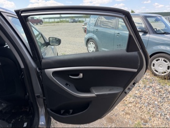 2014 hyundai elantra-gt a-t with 139751 miles for sale near elk-river, minnesota 106404_29_third_row_seat.jpg