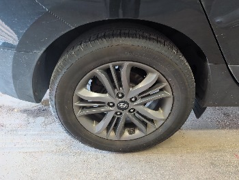 2014 hyundai tucson gls-awd with 194581 miles for sale near elk-river, minnesota 106405_14_rear_pass_wheel.jpg