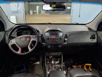 2014 hyundai tucson gls-awd with 194581 miles for sale near elk-river, minnesota 106405_34_whole_dash.jpg