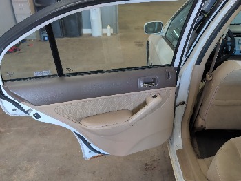 2005 honda civic-hybrid cvt with 161039 miles for sale near elk-river, minnesota 106408_25_drv_rear_door_panel.jpg