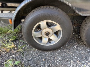2002 triton 205-dc for sale near elk-river, minnesota 106409_12_drv_front_wheel.jpg