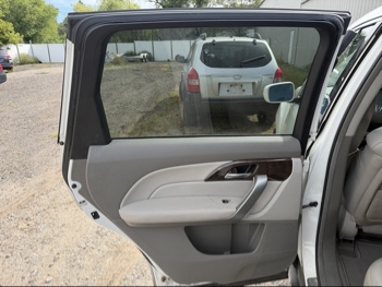 2011 acura mdx 6-spd-at-w-tech-package with 135189 miles for sale near elk-river, minnesota 106414_25_drv_rear_door_panel.jpg