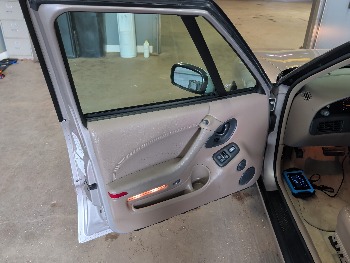 1997 pontiac bonneville se with 97947 miles for sale near elk-river, minnesota 106415_23_driver_door_panel.jpg