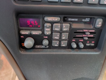 1997 pontiac bonneville se with 97947 miles for sale near elk-river, minnesota 106415_39_radio_closeup.jpg