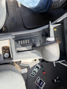 2007 toyota corolla ce with 165644 miles for sale near elk-river, minnesota 106417_41_shifter.jpg