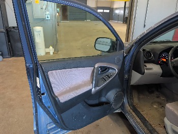 2007 toyota rav4 base-i4-4wd with 228184 miles for sale near elk-river, minnesota 106419_23_driver_door_panel.jpg