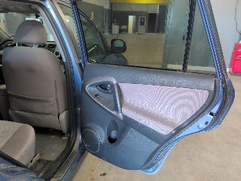 2007 toyota rav4 base-i4-4wd with 228184 miles for sale near elk-river, minnesota 106419_30_pass_rear_door_panel.jpg