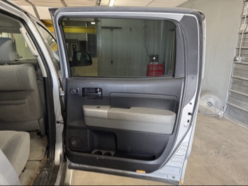 2007 toyota tundra with 155237 miles for sale near elk-river, minnesota 106421_30_pass_rear_door_panel.jpg