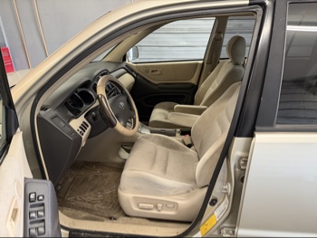 2002 toyota highlander with 215929 miles for sale near elk-river, minnesota 106423_22_driver_seat.jpg