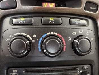 2002 toyota highlander with 215929 miles for sale near elk-river, minnesota 106423_40_climate_control.jpg