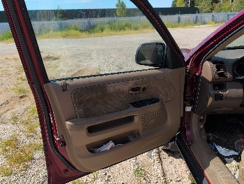 2004 honda cr-v ex-4wd-at with 137005 miles for sale near elk-river, minnesota 106428_23_driver_door_panel.jpg