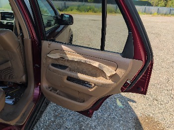 2004 honda cr-v ex-4wd-at with 137005 miles for sale near elk-river, minnesota 106428_29_third_row_seat.jpg