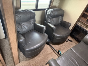 2013 cruiser-rv unknown - for sale near elk-river, minnesota 106430_28_pass_rear_seat.jpg