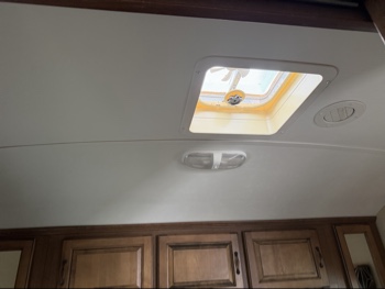 2013 cruiser-rv unknown - for sale near elk-river, minnesota 106430_38_4x4_switch.jpg