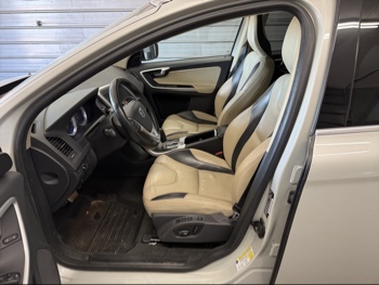 2011 volvo xc60 t6-awd with 136665 miles for sale near elk-river, minnesota 106432_22_driver_seat.jpg