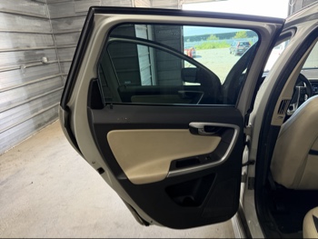 2011 volvo xc60 t6-awd with 136665 miles for sale near elk-river, minnesota 106432_25_drv_rear_door_panel.jpg