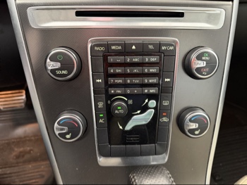 2011 volvo xc60 t6-awd with 136665 miles for sale near elk-river, minnesota 106432_40_climate_control.jpg