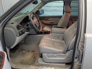 2007 chevrolet suburban ls-1500-4wd with 182367 miles for sale near elk-river, minnesota 106439_22_driver_seat.jpg