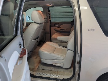 2007 chevrolet suburban ls-1500-4wd with 182367 miles for sale near elk-river, minnesota 106439_24_drv_rear_seat.jpg
