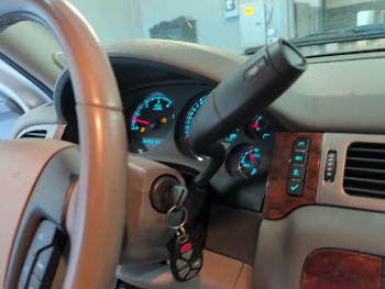 2007 chevrolet suburban ls-1500-4wd with 182367 miles for sale near elk-river, minnesota 106439_41_shifter.jpg