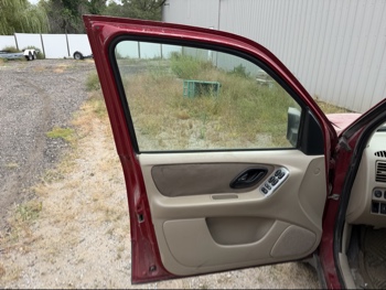 2004 ford escape xlt-2wd with 178342 miles for sale near elk-river, minnesota 106441_23_driver_door_panel.jpg