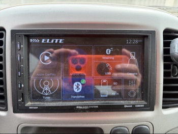2004 ford escape xlt-2wd with 178342 miles for sale near elk-river, minnesota 106441_39_radio_closeup.jpg