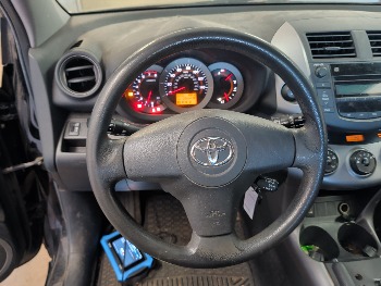 2006 toyota rav4 sport-v6-4wd with 294419 miles for sale near elk-river, minnesota 106443_36_steering_wheel.jpg