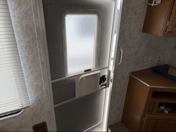 1998 jayco unknown - for sale near elk-river, minnesota 106445_25_drv_rear_door_panel.jpg