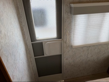 1998 jayco unknown - for sale near elk-river, minnesota 106445_30_pass_rear_door_panel.jpg