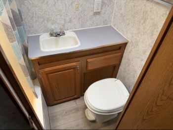1998 jayco unknown - for sale near elk-river, minnesota 106445_33_dash_from_driver.jpg