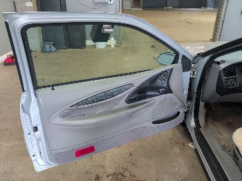 1997 ford thunderbird lx with 157882 miles for sale near elk-river, minnesota 106449_23_driver_door_panel.jpg