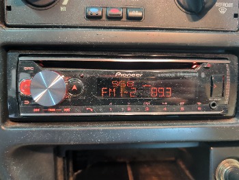 1997 ford thunderbird lx with 157882 miles for sale near elk-river, minnesota 106449_39_radio_closeup.jpg