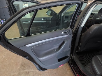 2006 volkswagen jetta with 106136 miles for sale near elk-river, minnesota 106452_25_drv_rear_door_panel.jpg
