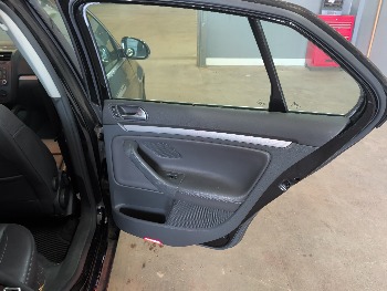 2006 volkswagen jetta with 106136 miles for sale near elk-river, minnesota 106452_30_pass_rear_door_panel.jpg