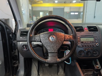 2006 volkswagen jetta with 106136 miles for sale near elk-river, minnesota 106452_33_dash_from_driver.jpg