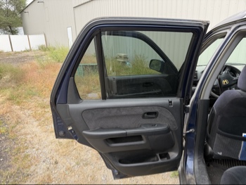 2005 honda cr-v ex-4wd-at with 222049 miles for sale near elk-river, minnesota 106453_25_drv_rear_door_panel.jpg